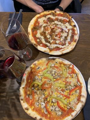 Best vegan pizza ever.  at Vistro in Hamburg