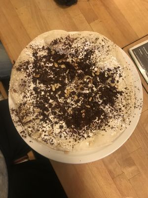 Pizza Urtyp (süß mit Schoko, Pinienkernen & Puderzucker) at Vistro in Hamburg