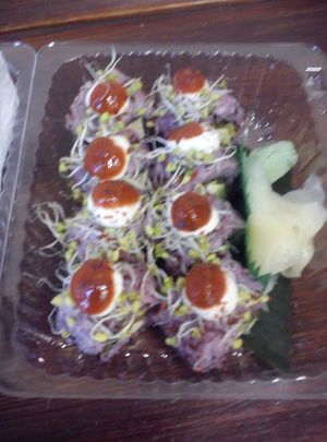 piegzara ognja (spicy sushi) at The Root in Wroclaw