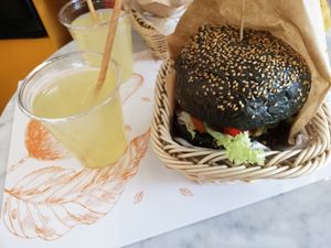 Quinoa cheddar burger with lemonade at Mango Vegan Street Food - Bracka in Warsaw