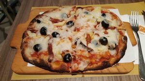 VEGAN PIZZA with Vegan Mozzarella best in Bangkok at Pizza Pala Romana in Bangkok