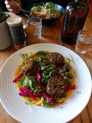 Colourful lunch at Urban Projuice in Albert Park