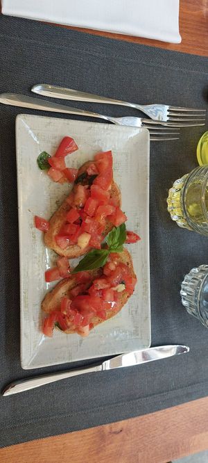 Bruchetta's (without ham. The chef gif me 2 instead of 1 with ham) at Quinoa in Florence