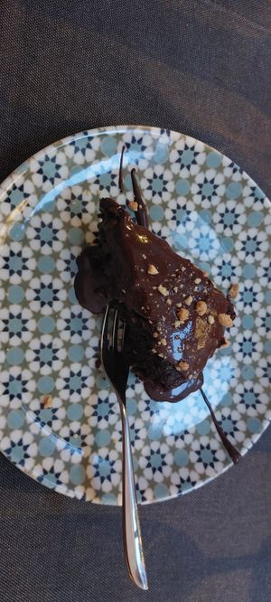 Vegan brownie at Quinoa in Florence