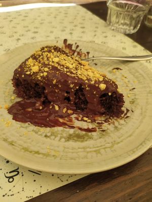 Torta di cioccolato con farina di mandorle at Quinoa in Florence