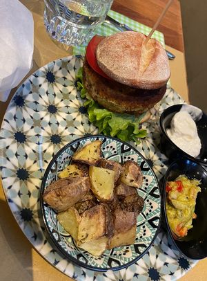 Burger  at Quinoa in Florence