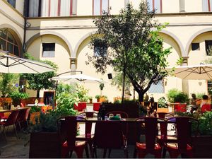 Courtyard area at Quinoa in Florence