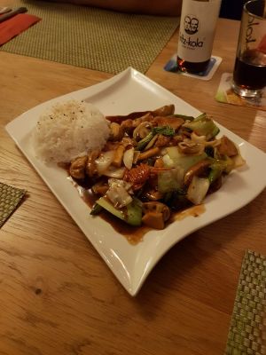 War sehr lecker und die Fleisch Alternative kam geschmacklich erschreckend nah an Hähnchenfleisch heran. at Veggie Delicious in Bielefeld