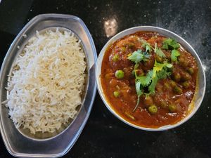 Alu Mutter (potatoes & peas) at Taj in Dothan