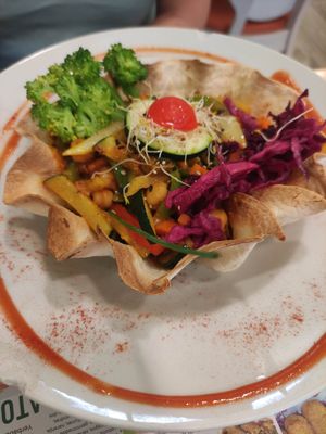 veggies with chickpeas at Yerbabuena - Bordadores in Madrid