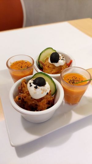 Aperitivo por la casa (Muy rico) at Yerbabuena - Bordadores in Madrid