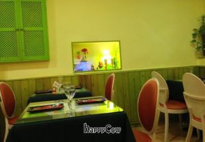 Inside at Yerbabuena - Bordadores in Madrid