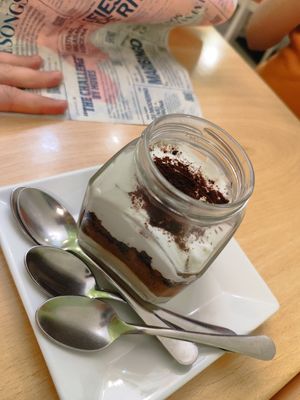 Tiramisú en un tarrito at Yerbabuena - Bordadores in Madrid