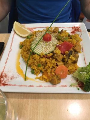 Vegan and gluten free paella  at Yerbabuena - Bordadores in Madrid