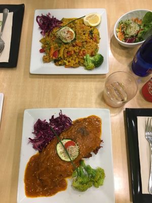 Paella & Seitan Steak at Yerbabuena - Bordadores in Madrid