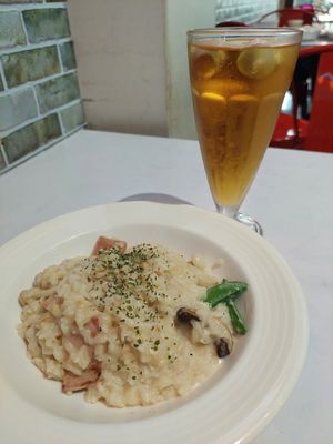 Veggie Bacon Risotto with Apple Juice (total $ 200) at Yé Shū 耶蔬 in Kaohsiung