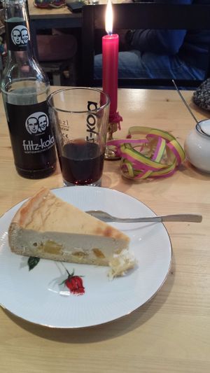 Falscher Käsekuchen mit Ananas at Die Leckereienfabrik in Berlin