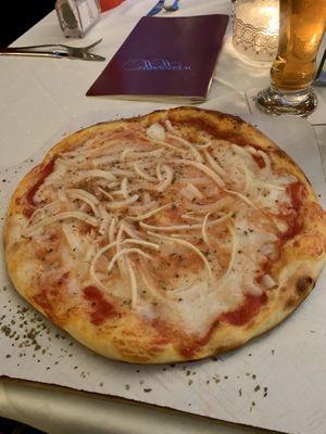 Pizza Cipolla 30cm at Bei Tony - Ellerstraße in Osnabruck