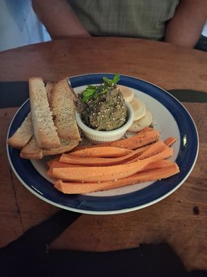 Bigilla dip at Gugar in Valletta