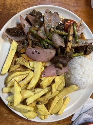 Portobello saltado (vegano)  at Siembra in Lima