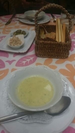 appetiser (beanspread and homemade bread) & amuse gueule (broccoli coconut cream soup) at Kaufmann Kaufmann in Villach