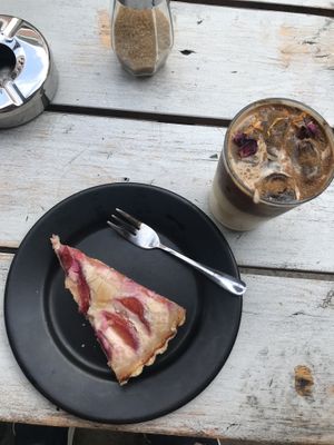 Plum tarte and iced vanilla latte   at Lost Weekend in Munich