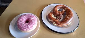 Donut e butter brezn at Lost Weekend in Munich