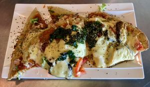 Vegetarian cheese pizza at Namaste Restaurant in Guatape