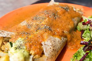 Nuestros crepes veganos. son lo mas rico que puedas imaginarte para una tarde de hambre de vegetales  y hummus, con ensalada y jugos de frutas frescas y de temporada. at Namaste Restaurant in Guatape