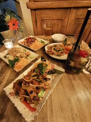 Small portions of the vegan pork belly (front), vegan duck (left), vegan calamari (right) and vegan Sichuan chicken (back). at Tianfuzius in Berlin