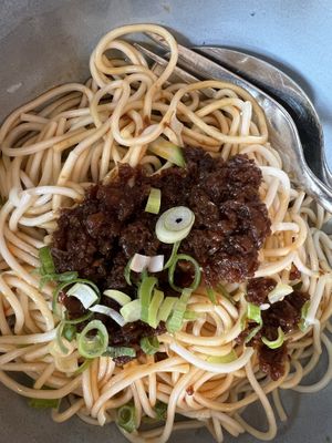 Spicy garlic cold noodles   at Tianfuzius in Berlin