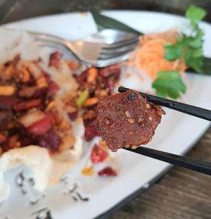 vegan chicken Sichuan style 辣子素鸡丁 #Veganuary at Tianfuzius in Berlin