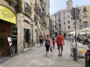 Entrance-George Orwell Plaza at Vegetalia - Gotico in Barcelona