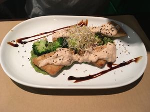 Fried tofu with broccoli and nut sauce at Vegetalia - Gotico in Barcelona