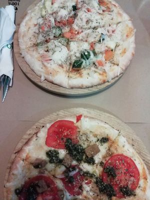 Pizzas at Vegetalia - Gotico in Barcelona