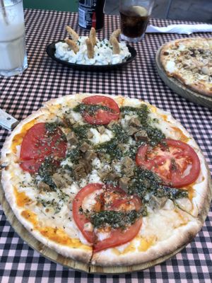 Vegan pizza with Seitan  at Vegetalia - Gotico in Barcelona