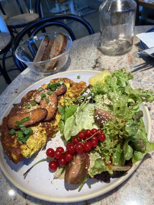 Vegan omelet with salad !  at Nadzieja JE SUS in Poznan