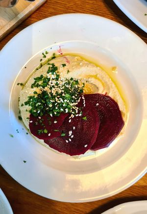 Beetroot and fresh hummus, just great 🌱😊👍 at Nadzieja JE SUS in Poznan