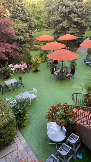 Excellent outdoor ambiance in courtyard  at Play Urban Cafe at White Oaks in Niagara-on-the-lake