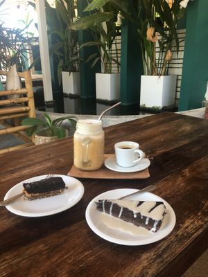 Good raw cakes at Karma Kafe in Koh Phangan