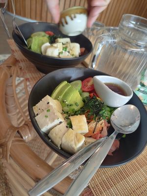 Tofu bowl at Juice Queen in Koh Samui