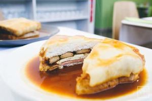 Vegan Francesinha at Lupin Restaurante Vegetariano in Porto