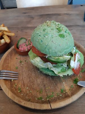 Zeewier-soja burger at Burgerlijk in Maastricht