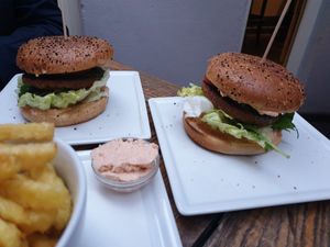 Burger mit Pommes at Hofcafe in Bamberg