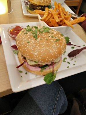 Vegetarian burger, can be ordered in vegan too. at Hofcafe in Bamberg