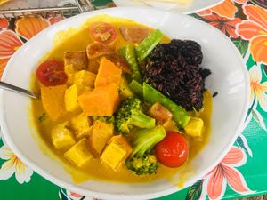 Yellow Thai Coconut Curry at Cafe Verde in New Smyrna Beach