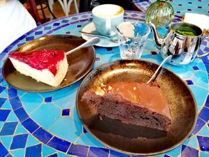 Chocolate walnut and raspberry cheese cake 😋 at VEVAY in Frankfurt