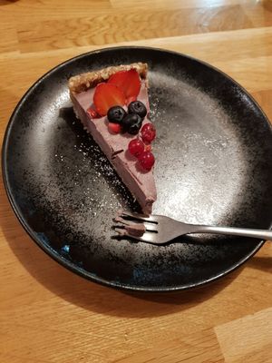 Blaubeer Kokos Kuchen at VEVAY in Frankfurt