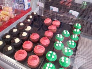 Cupcakes (not all vegan! ask staff) at Candy Andy in Trier