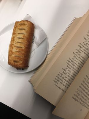 Maple syrup and walnut croissant at Brunchy Bar in Padua